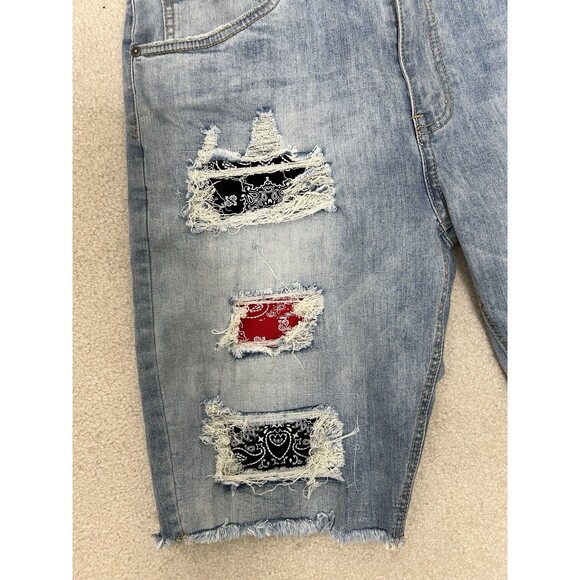 Victorious Men's Denim Shorts Casual Multi Color Bandana Embellished Size 32 New - Picture 2 of 7